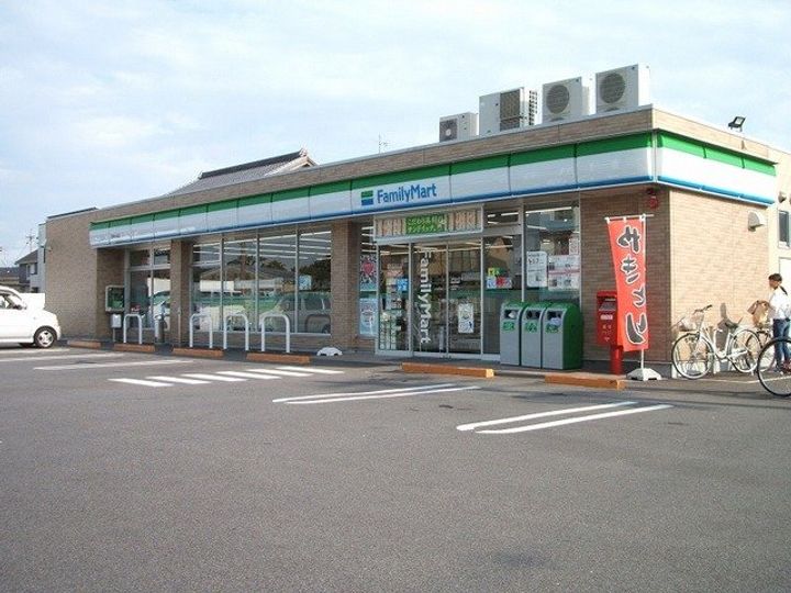 サン・エクセルの周辺