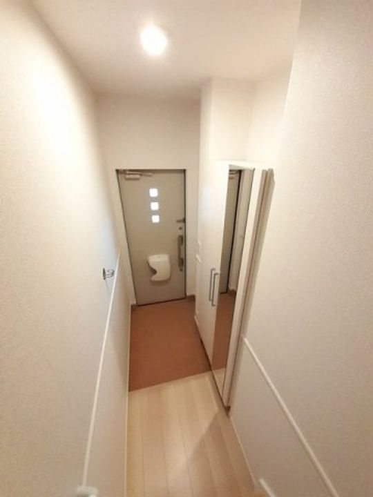 ハナミズキの玄関