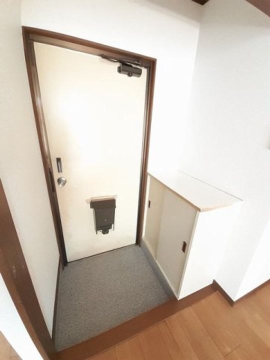 メゾン雅の玄関