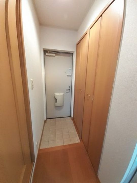 セブンローズBの玄関