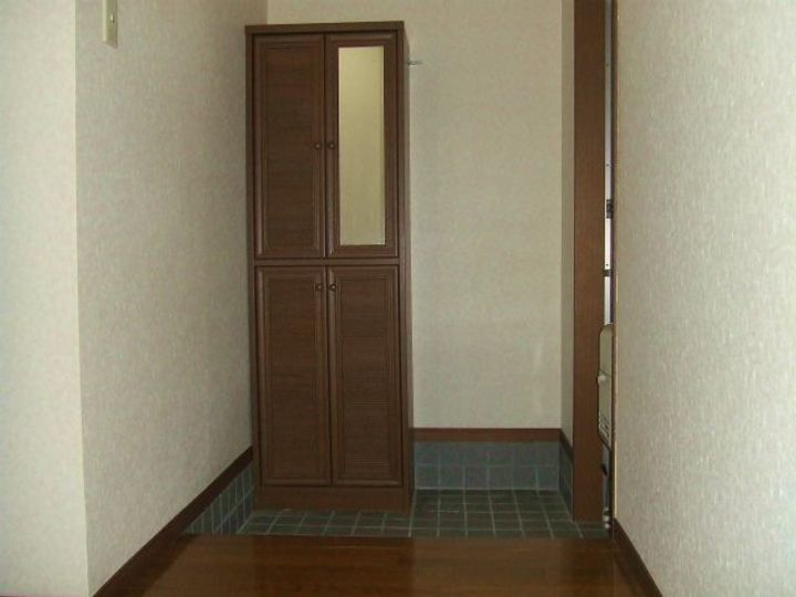 パールハイツマツダの玄関