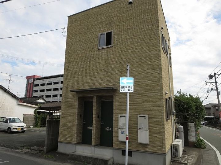 植里アパートの外観