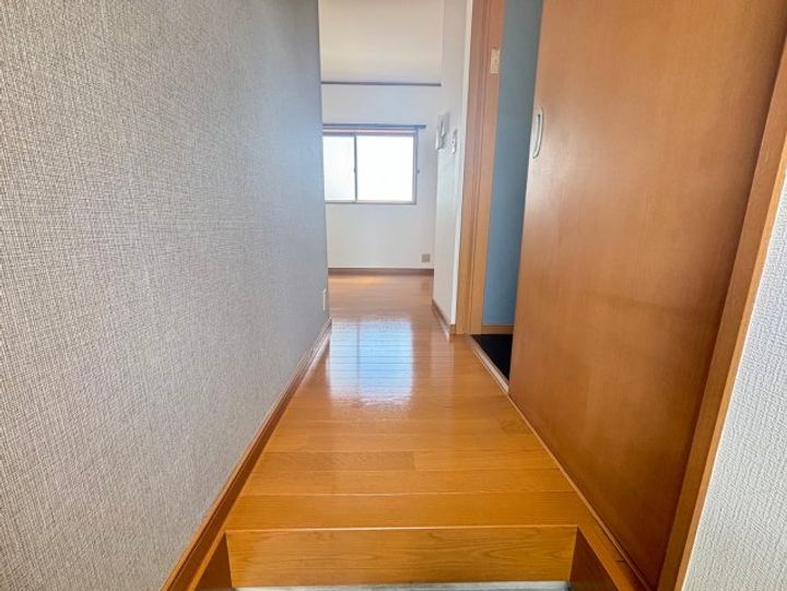 植里アパートの玄関