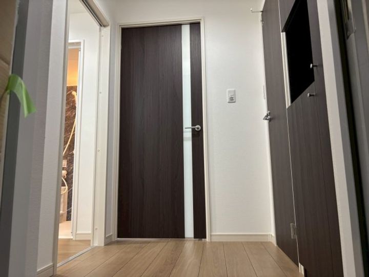 Paradiso大津A棟706の玄関