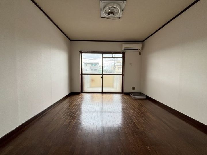 グレイス熊本壱番館103の居間