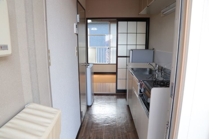 ベルメゾン上町101の玄関