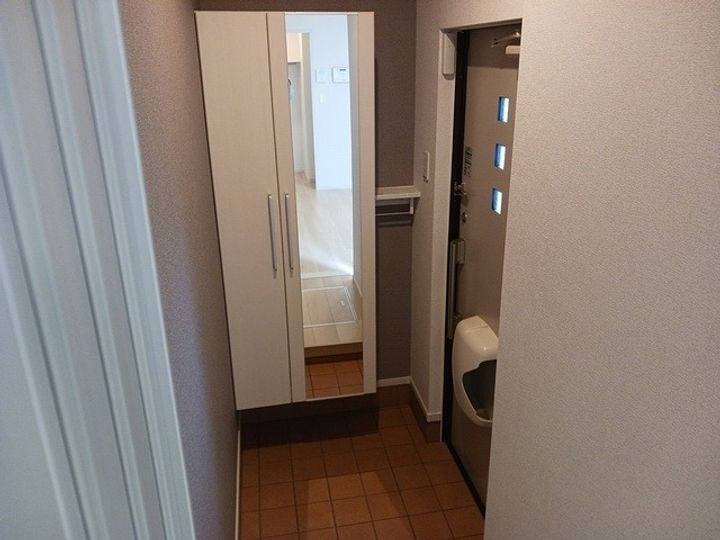 レジデンス KIDA−Cの玄関