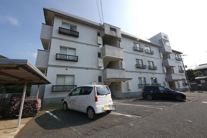 ニューハイツ赤坂の外観