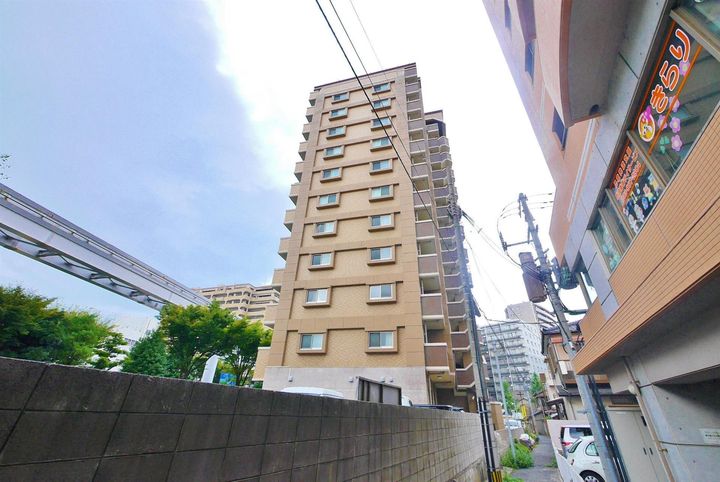 アースコートY’sシティ香春口の外観