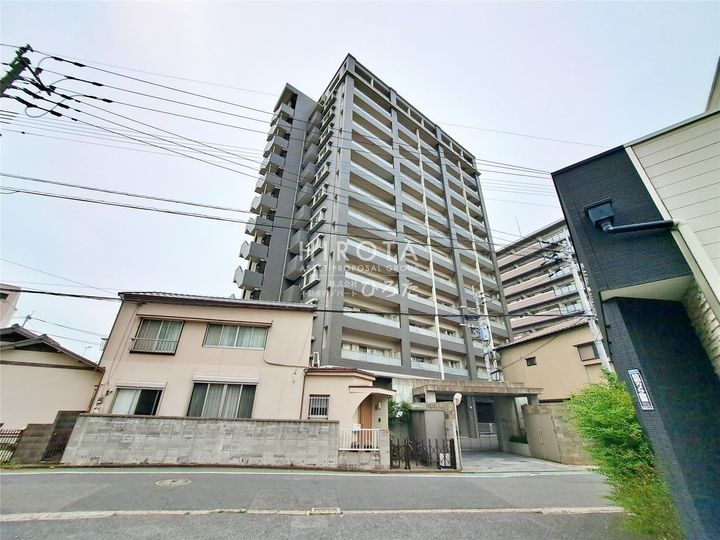 ガーデン・コートSUNATSUの外観