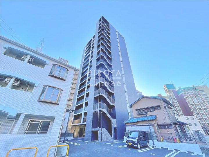 ERUZA GLANZ 中津口の外観
