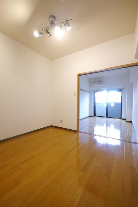 中津口センタービルの内装