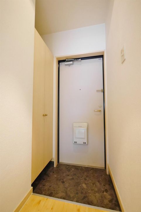 ヒット馬借BLDの玄関