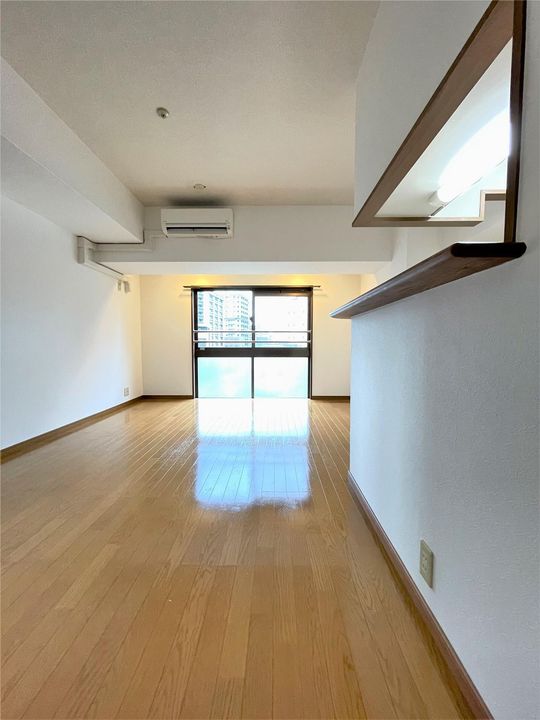 オールセインツの内装