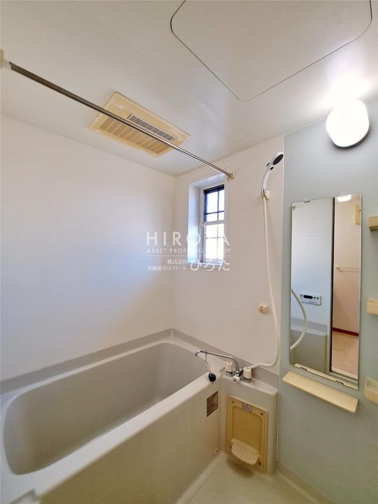 ウッドクリークテラスCの風呂