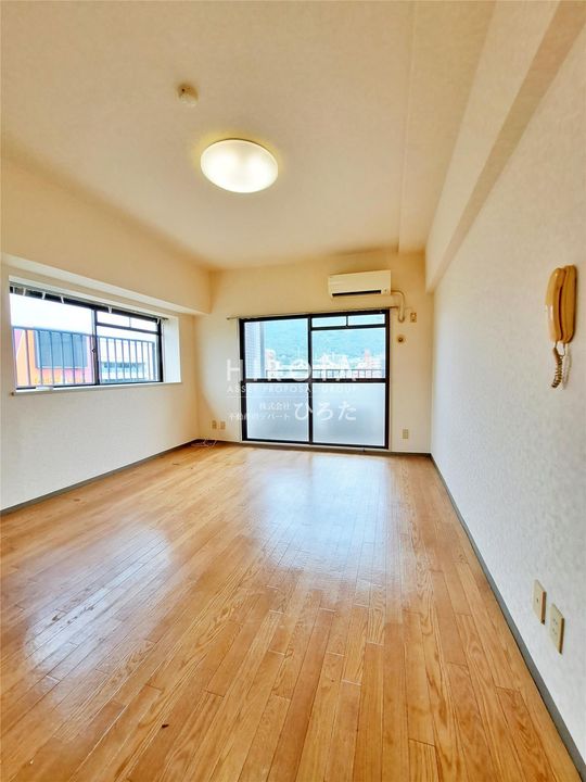 内山第62ビルの内装