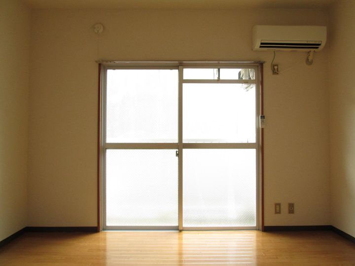 PLEAST光町の内装