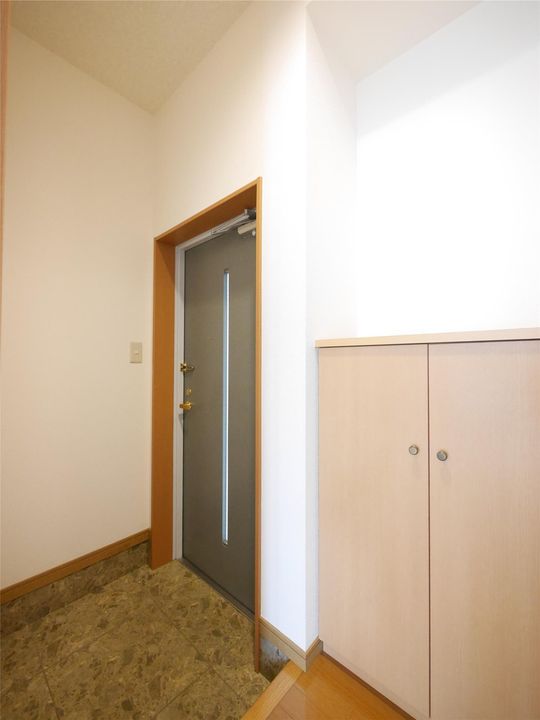 大八ビル(門司)の玄関