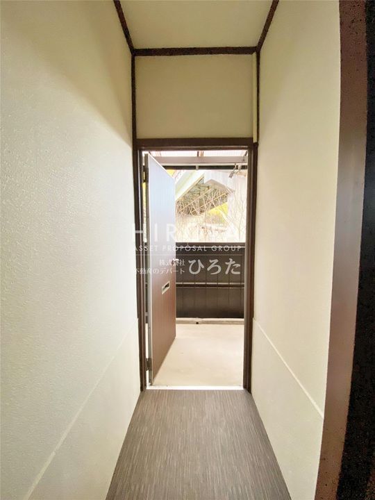 高砂ハイツの玄関