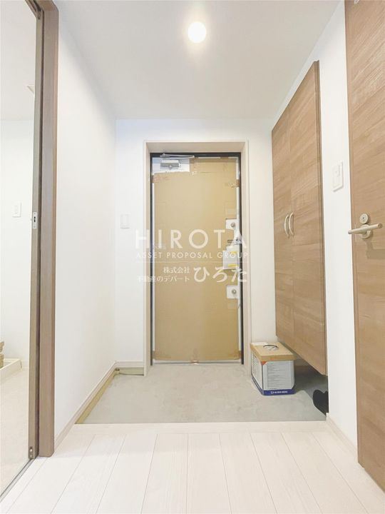 ロワール・イン柳原町の玄関