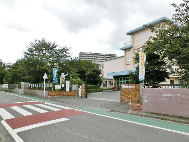 グランドアイ香春口の周辺