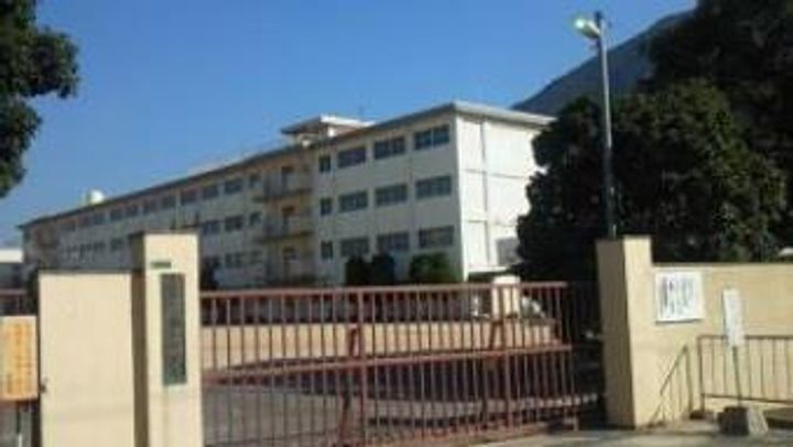 ロワール・イン柳原町の周辺