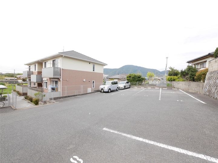 シャーメゾン津田 B棟の外観