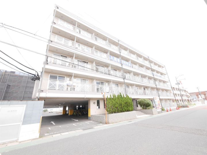 ロイヤルグリーンハイツの外観