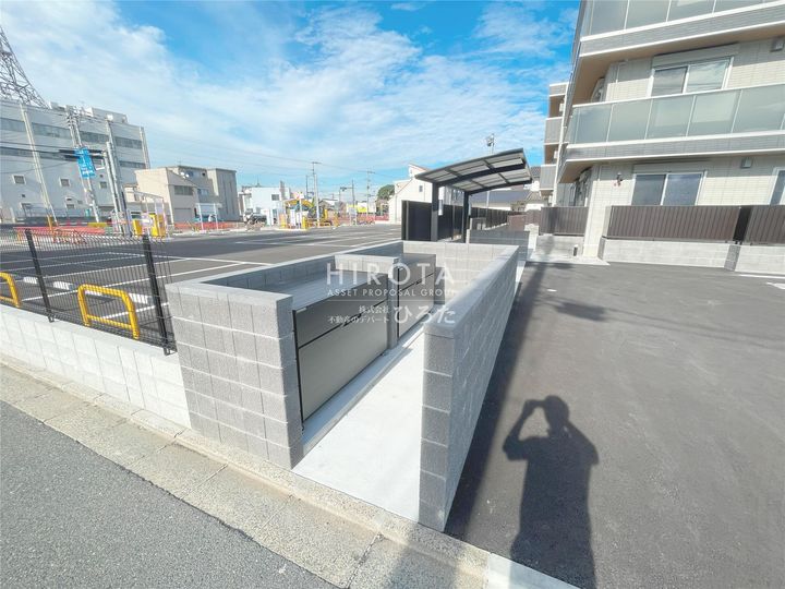 フース コーシェリのその他画像