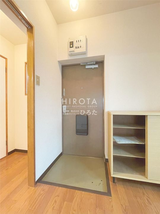 シャトレ安部山の玄関