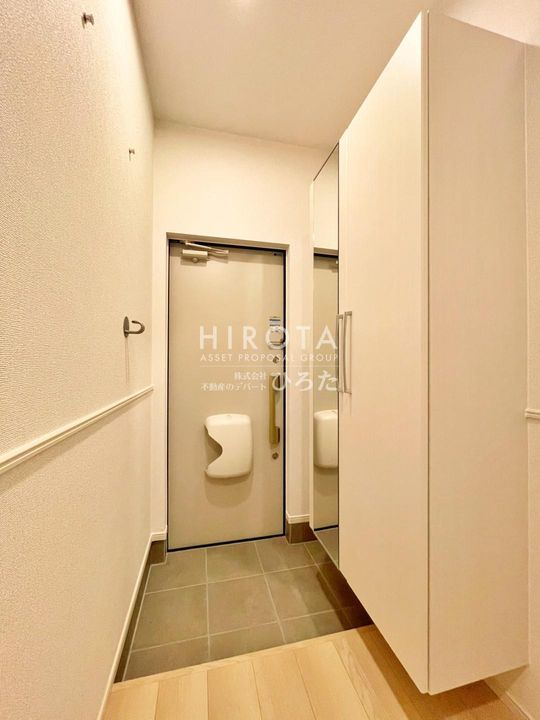 プランタンコートⅥの玄関