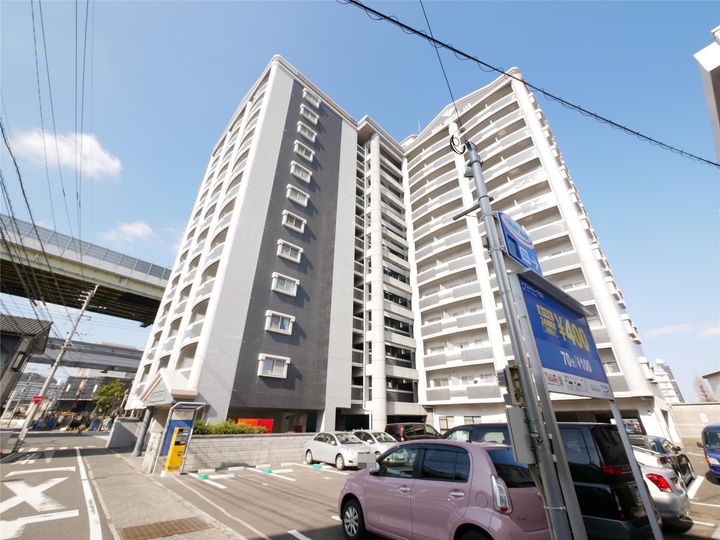 ロイヤルセンチュリーの外観