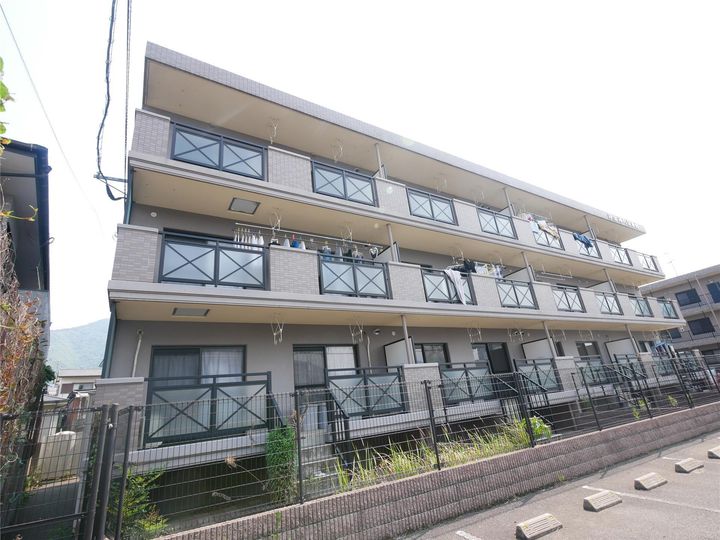 エルスール湯川 弐番館の外観