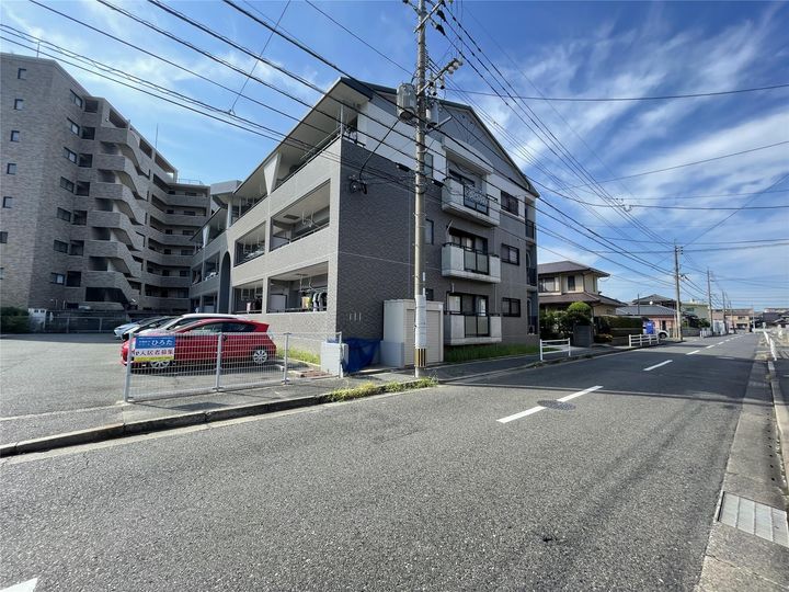 フルーレ嵐山の外観