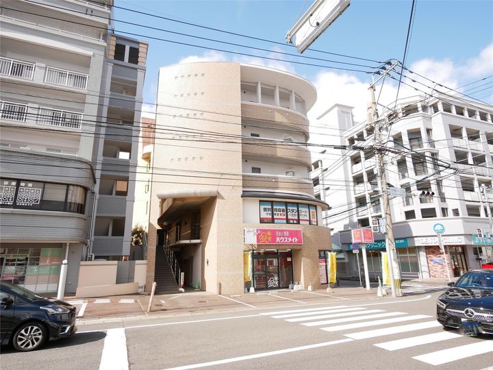 ステップビルの外観