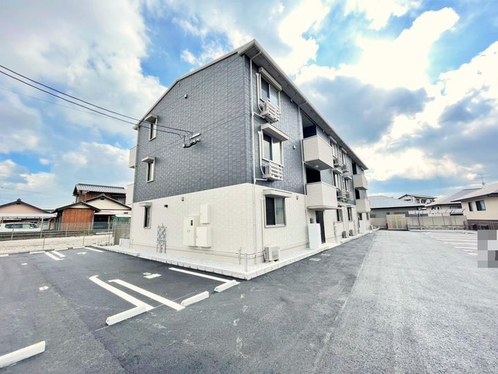 elegant palace横代北の外観