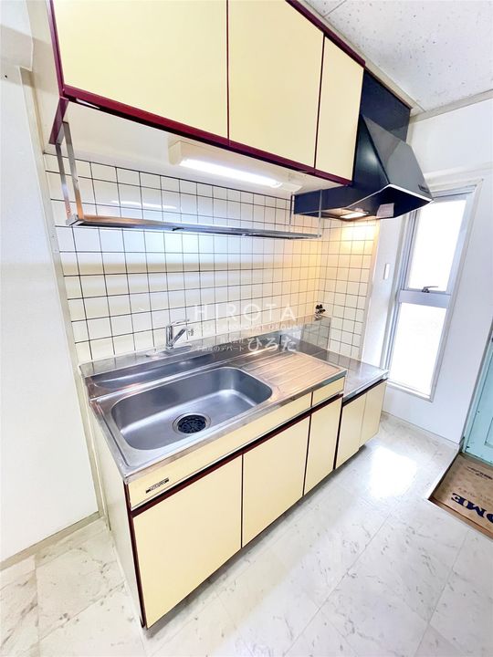 山和ビルのキッチン