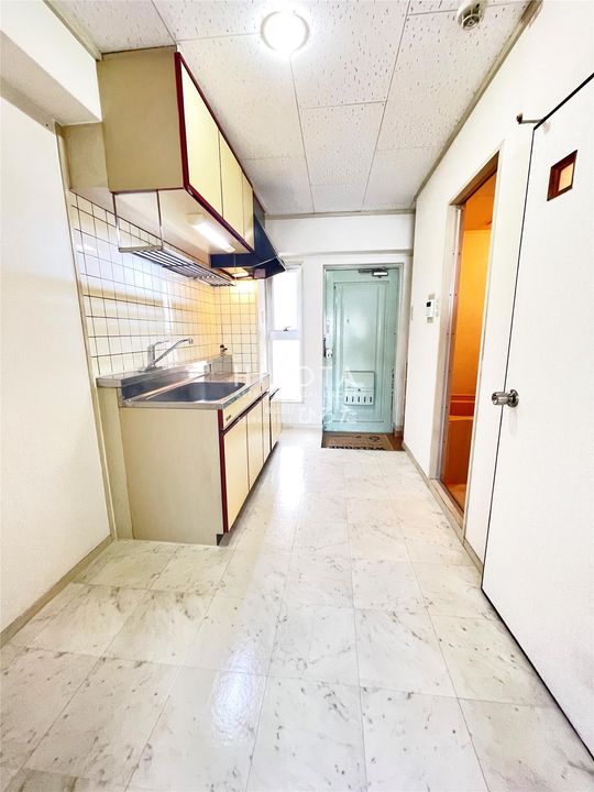 山和ビルの内装