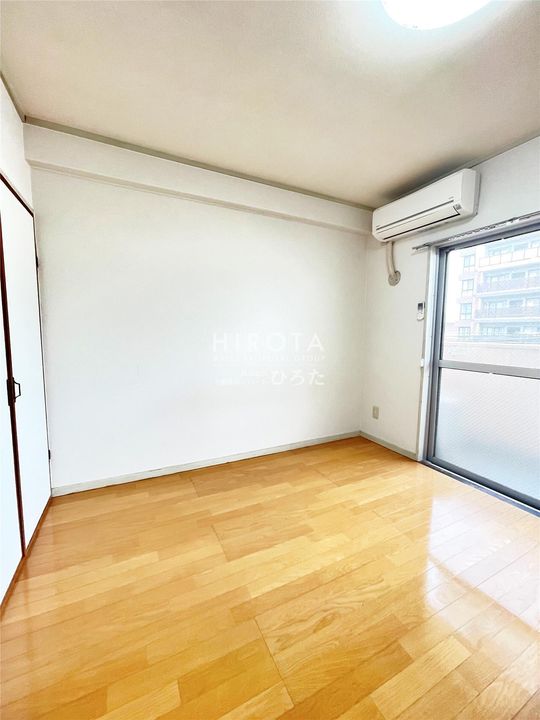 山和ビルの内装