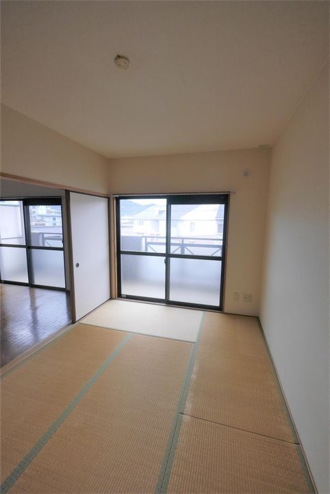 エルスール湯川 弐番館の内装