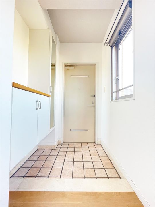 ボンボニエールの玄関