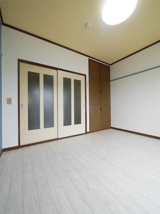 ロマネスクもりつねの内装