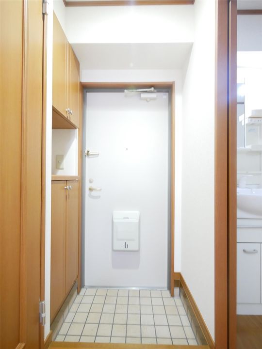 サンライズKの玄関