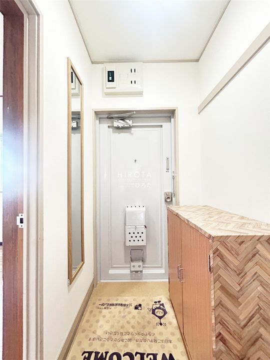 佐藤ビルの玄関