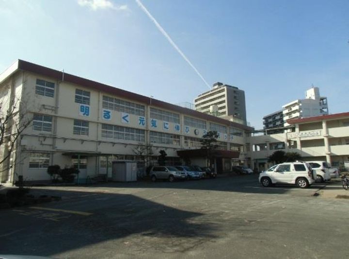 アミュゼ城野の周辺