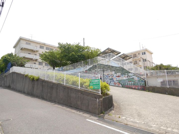 サムゴールドの周辺