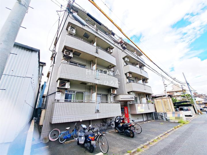 ピロ小倉の外観