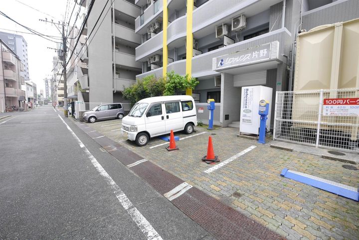 リファレンス片野の外観