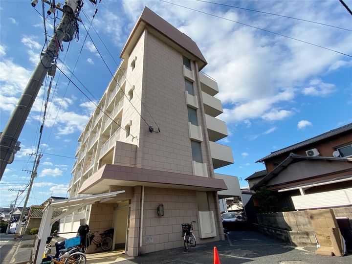 白銀マンションの外観