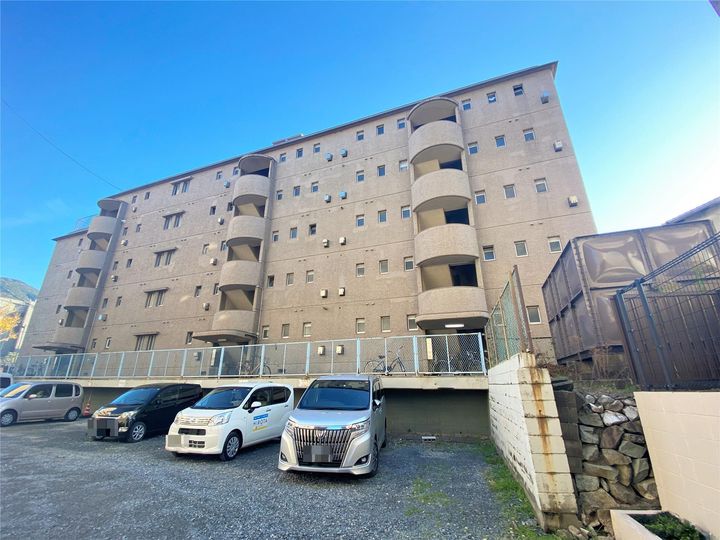 第三白石ビルの外観